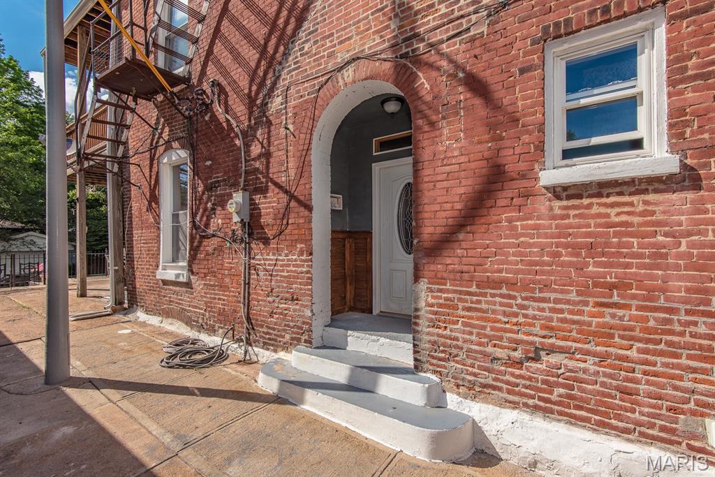 St Louis, Missouri 63108, United States, 3 Bedrooms Bedrooms, ,3 BathroomsBathrooms,Residential,Active,139934