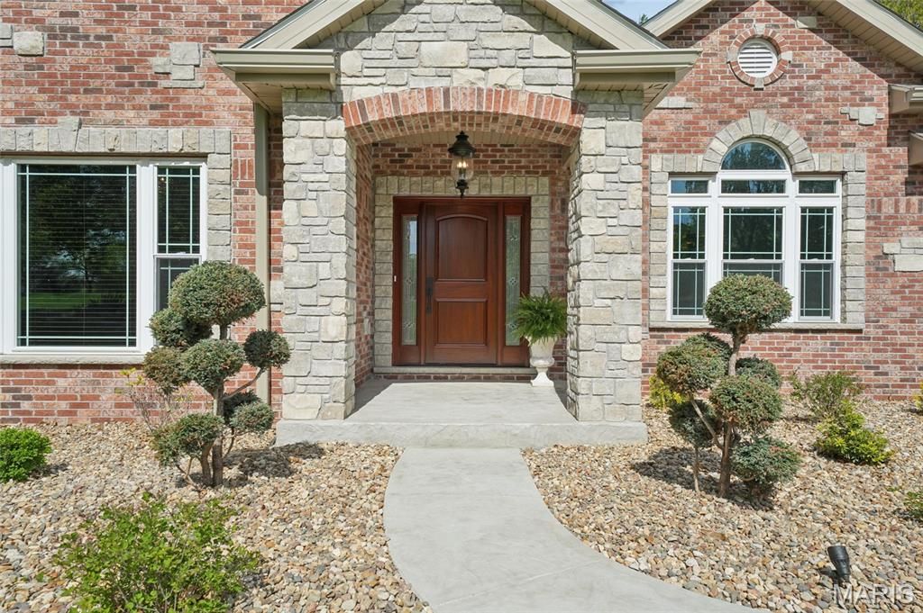 Photo of 31 Brinnington Drive, St Peters, MO 63376 (MLS # 26018086)