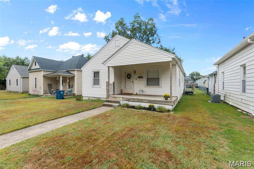 Photo of 329 West Parker Ave Ave, Chaffee, MO 63740 (MLS # 26048735)