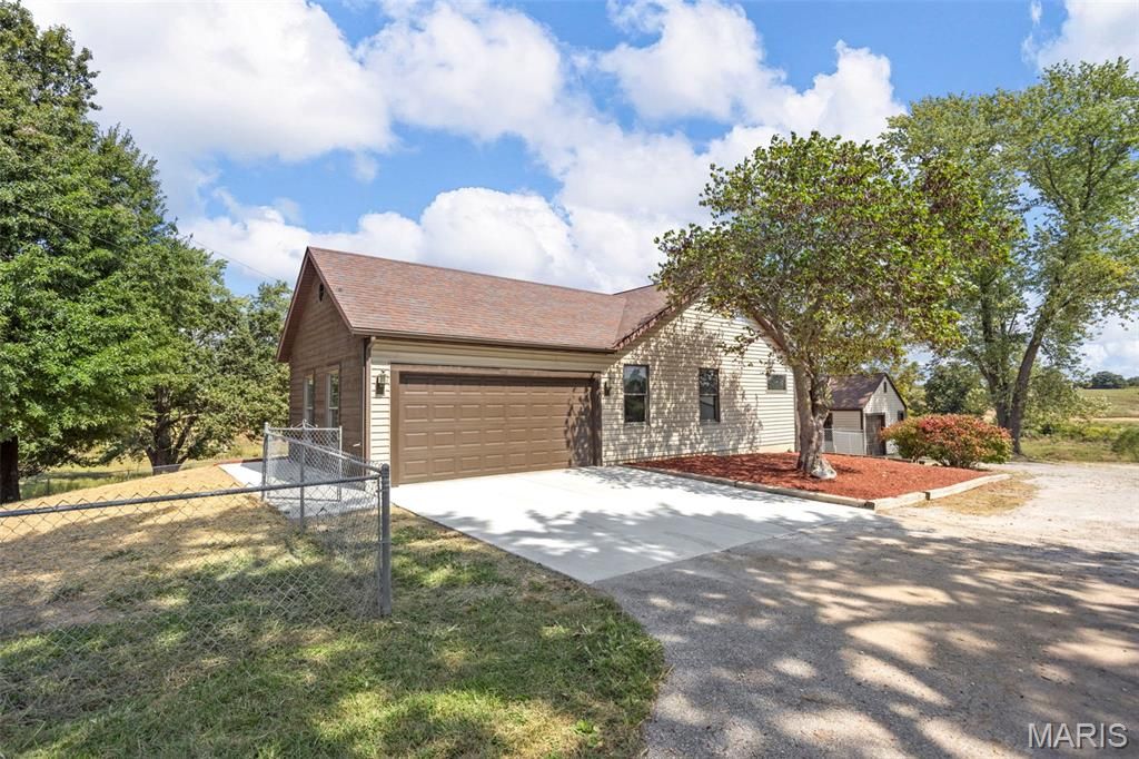 Photo of 3218 S Highway W - LOT 5-6-7, Winfield, MO 63389 (MLS # 25072906)