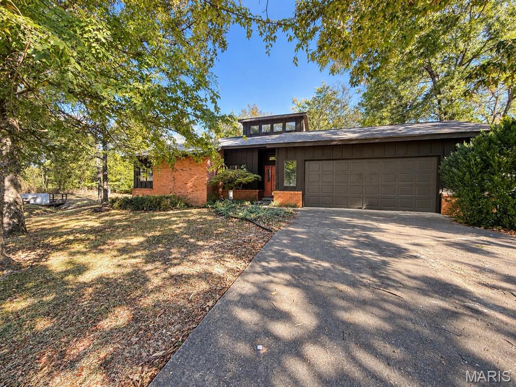 Photo of 2636 Woodstone Drive, Poplar Bluff, MO 63901 (MLS # 26067606)