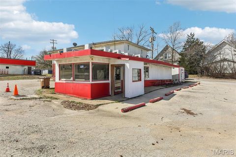 201 Dearborn Street Hillsboro IL 62049