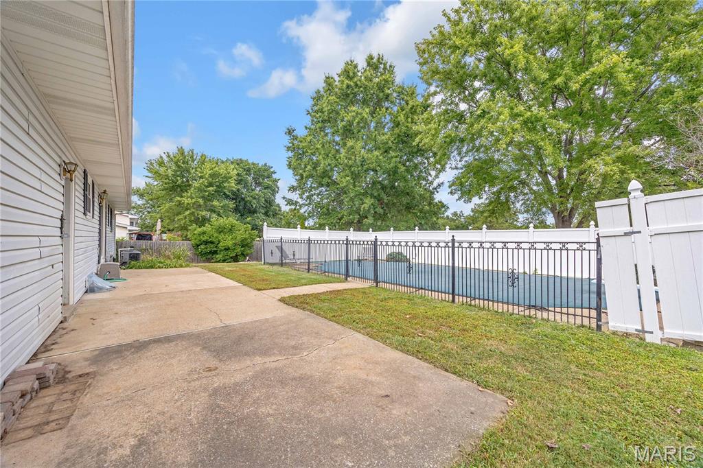 Wentzville, Missouri 63385, United States, 3 Bedrooms Bedrooms, ,3 BathroomsBathrooms,Residential,Pending,202185