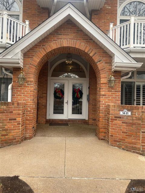 20 Country Club Terrace Kirkwood MO 63122