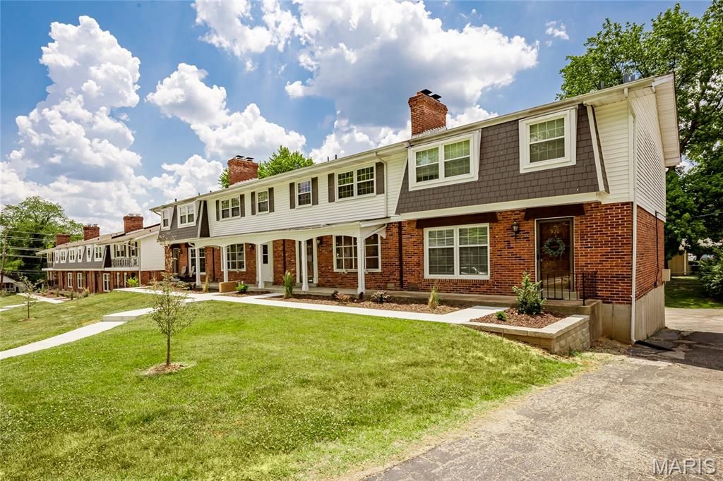 Photo of 528 Oakland Hills Drive, Chesterfield, MO 63017 (MLS # 25076372)