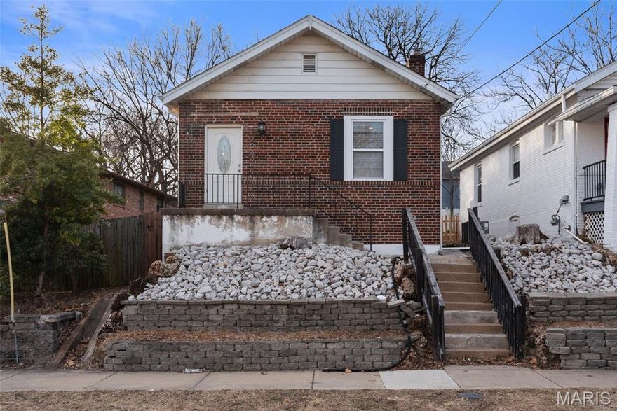 A sought after bungalow in Maplewood, this home has been very well maintained. Move-in ready, with bamboo hardwood floors this great kitchen showcases granite countertops, 42" cabinets, and updated lighting. The open floor plan is also perfect for hosting, each bedroom has ample closet space and the full bath has loads of space, a rarity for a small bungalow. Add on the finished flooring and great living area in the lower level, and this home punches above its weight, especially at this price point. The backyard has such an inviting patio, a fire pit, and small storage shed. Schedule your showing as soon as you'd like!