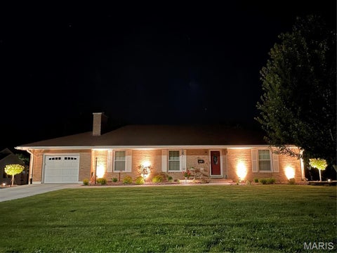 Photo of 1310 Country Club Drive, Hannibal, MO 63401 (MLS # 26045588)
