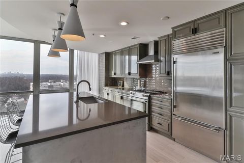 Tiny photo for 4909 Laclede Avenue #1201, St Louis, MO 63108 (MLS # 26037969)