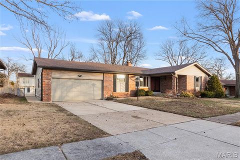 4744 Tonga Drive Mehlville MO 63128