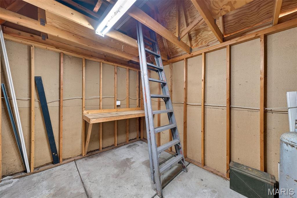 Foxrun 3 - Residential