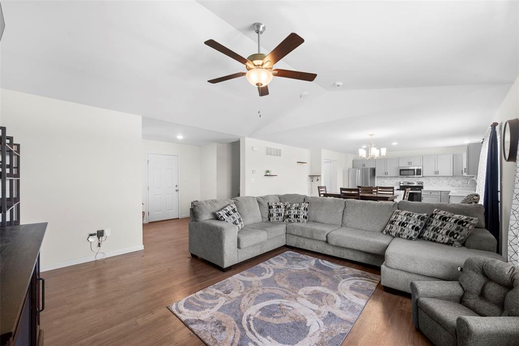 Moscow Mills, Missouri 63362, United States, 3 Bedrooms Bedrooms, ,3 BathroomsBathrooms,Residential,Pending,134290