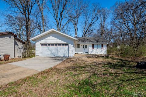 Photo of 705 Russett Terrace, Lake Saint Louis, MO 63367 (MLS # 26015574)