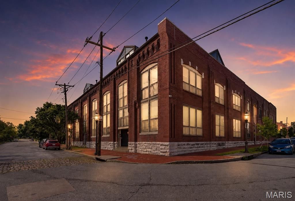 Photo of 1523 S 10th Street #105, St Louis, MO 63104 (MLS # 26022132)