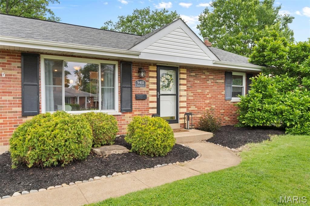 Photo of 9401 Sophine Lane, St Louis, MO 63123 (MLS # 26029201)