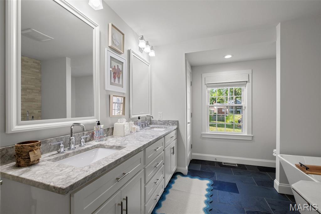 Kirkwood, Missouri 63122, United States, 4 Bedrooms Bedrooms, ,4 BathroomsBathrooms,Residential,Coming Soon,164166