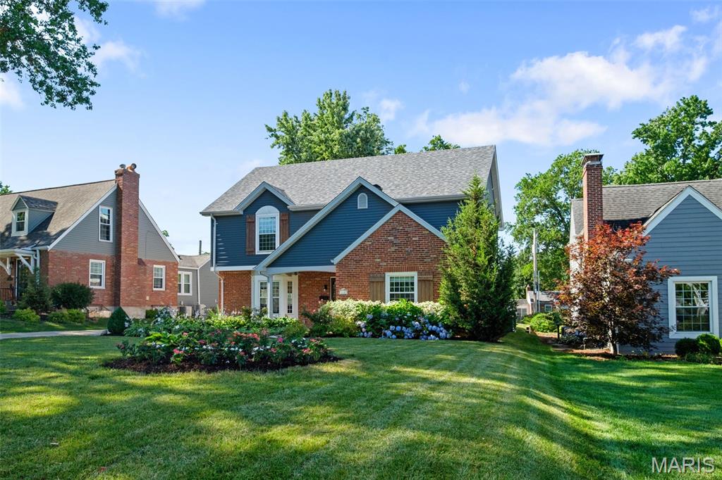 Kirkwood, Missouri 63122, United States, 4 Bedrooms Bedrooms, ,4 BathroomsBathrooms,Residential,Coming Soon,164166