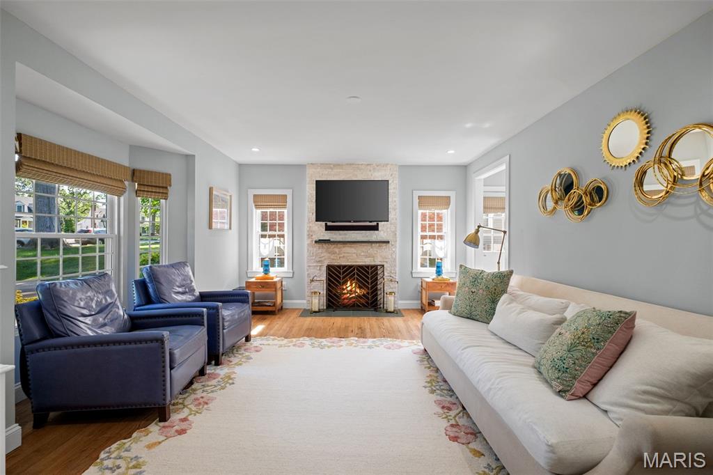 Kirkwood, Missouri 63122, United States, 4 Bedrooms Bedrooms, ,4 BathroomsBathrooms,Residential,Coming Soon,164166