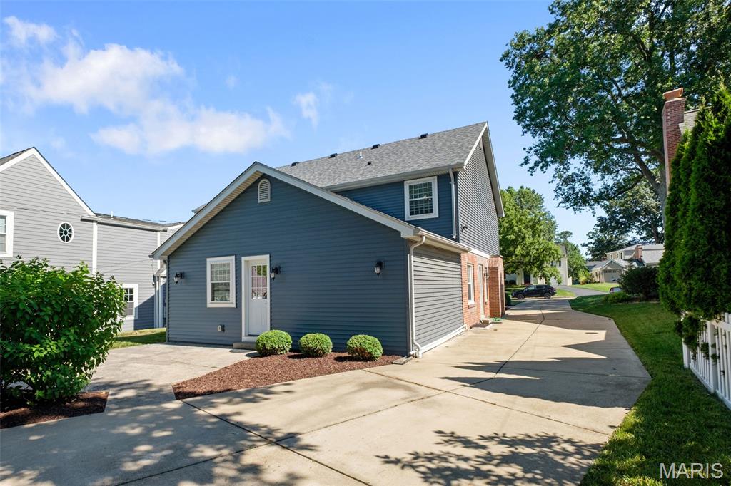 Kirkwood, Missouri 63122, United States, 4 Bedrooms Bedrooms, ,4 BathroomsBathrooms,Residential,Coming Soon,164166