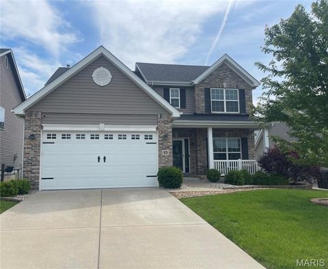 Photo of 979 Crestwood Lane, OFallon, MO 63366 (MLS # 26030829)