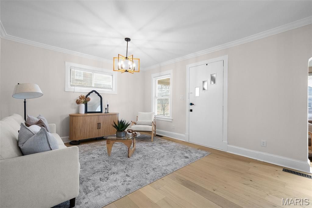 Photo of 7425 Gayola Place, Maplewood, MO 63143 (MLS # 26019276)