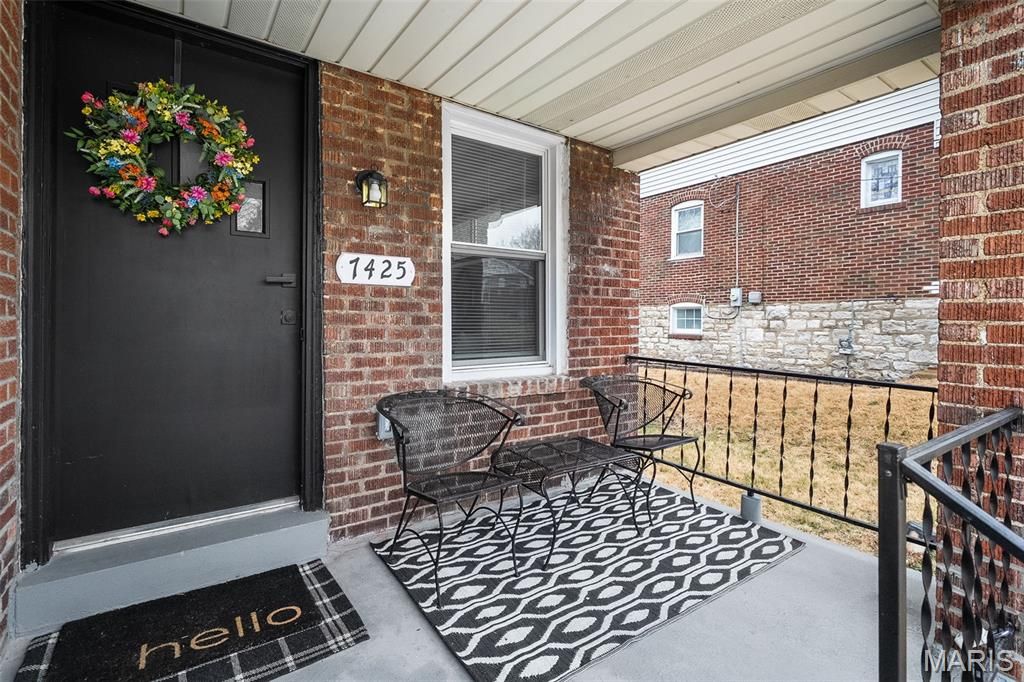 Photo of 7425 Gayola Place, Maplewood, MO 63143 (MLS # 26019276)