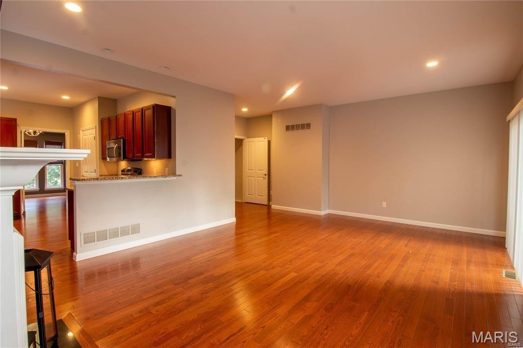 St Louis, Missouri 63139, United States, 3 Bedrooms Bedrooms, ,3 BathroomsBathrooms,Residential,Pending,149965