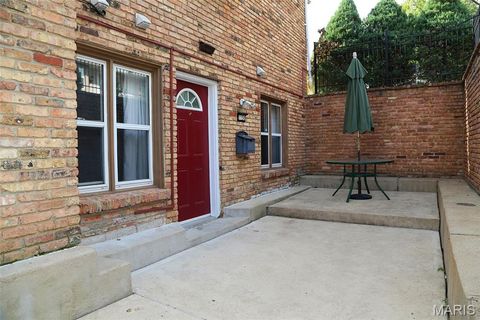 Tiny photo for 1150 Rue La Chelle Walk #1150, Creve Coeur, MO 63141 (MLS # 25071007)