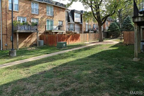 Tiny photo for 1150 Rue La Chelle Walk #1150, Creve Coeur, MO 63141 (MLS # 25071007)