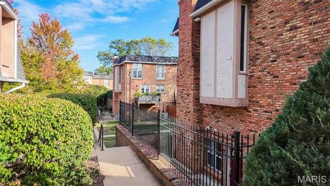 Tiny photo for 1150 Rue La Chelle Walk #1150, Creve Coeur, MO 63141 (MLS # 25071007)