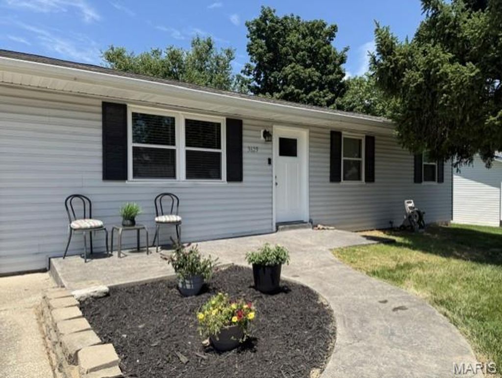 Photo of 3629 Chervil Drive, St Charles, MO 63303 (MLS # 26038008)