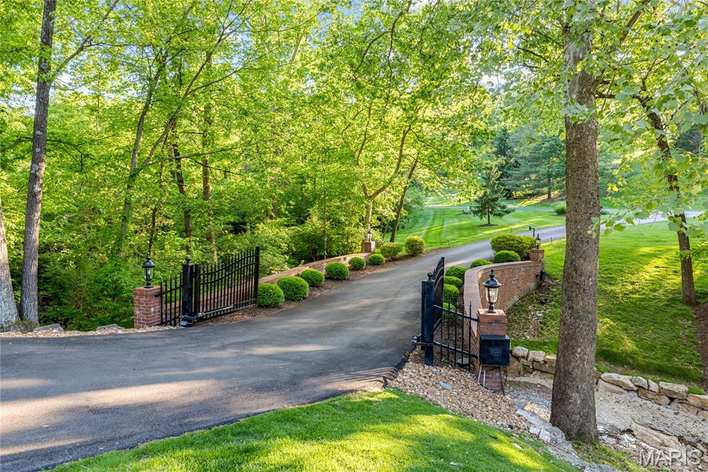 Shepard Oaks - Residential