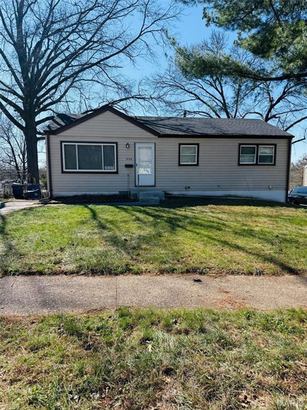 Photo of 936 Highmont Dr, St Louis, MO 63135 (MLS # 26019388)