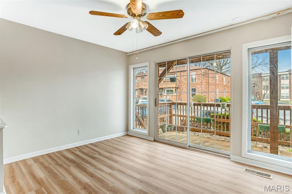 Chateau De Ville Sec 5 Condo - Residential