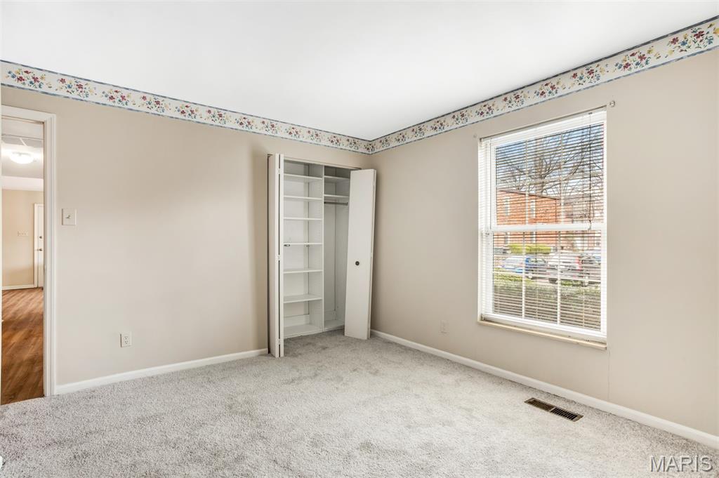 Chateau De Ville Sec 5 Condo - Residential