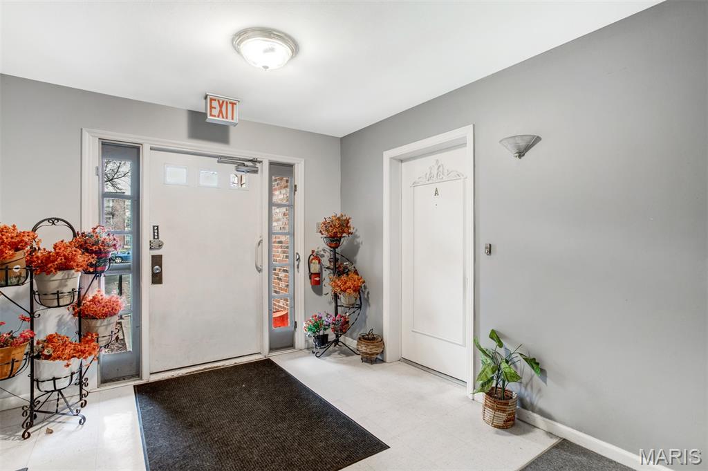 Chateau De Ville Sec 5 Condo - Residential