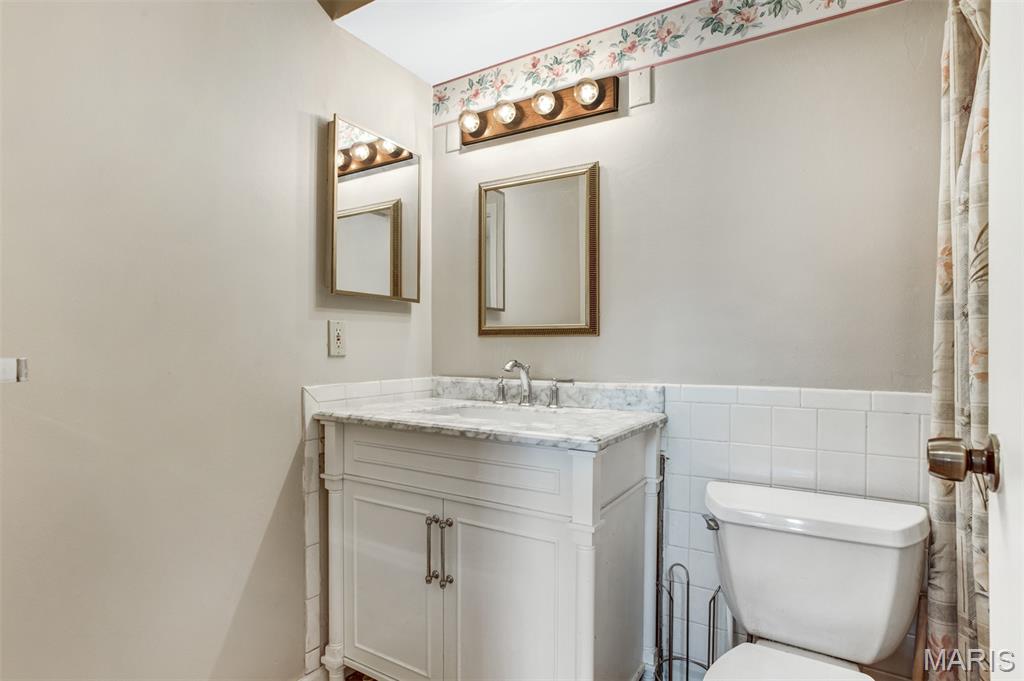 Chateau De Ville Sec 5 Condo - Residential