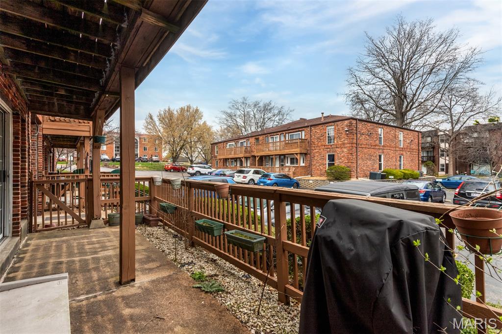 Chateau De Ville Sec 5 Condo - Residential