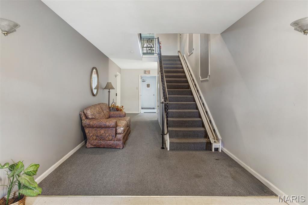 Chateau De Ville Sec 5 Condo - Residential