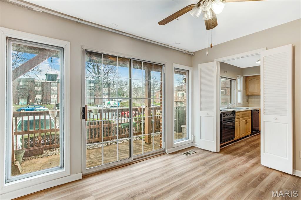 Chateau De Ville Sec 5 Condo - Residential