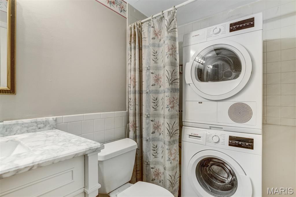 Chateau De Ville Sec 5 Condo - Residential