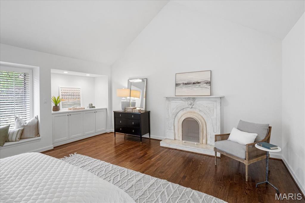 Central Pointe Condo - Residential