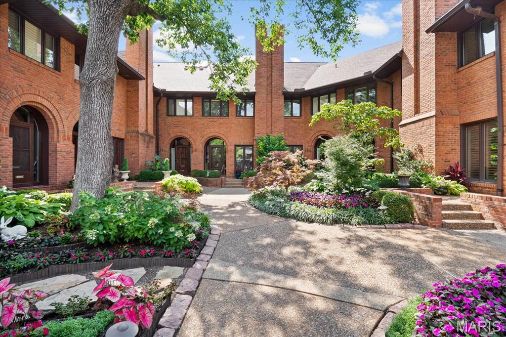 Central Pointe Condo - Residential