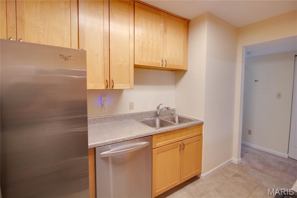 Brentwood Forest Condo Ph Eight - Residential