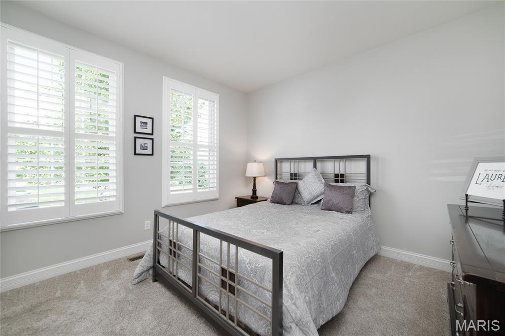 425 Redstart Drive