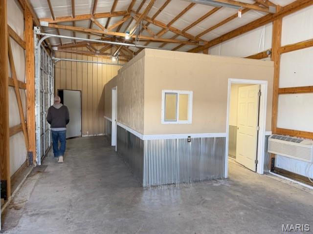 Farmington Indust Park - Commercial Lease