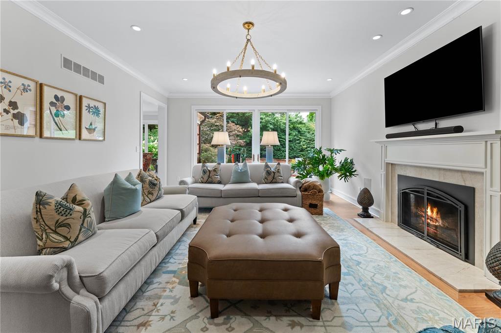 Woodbridge Condo Ph Four - Residential