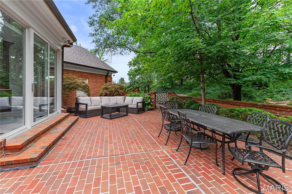 Woodbridge Condo Ph Four - Residential