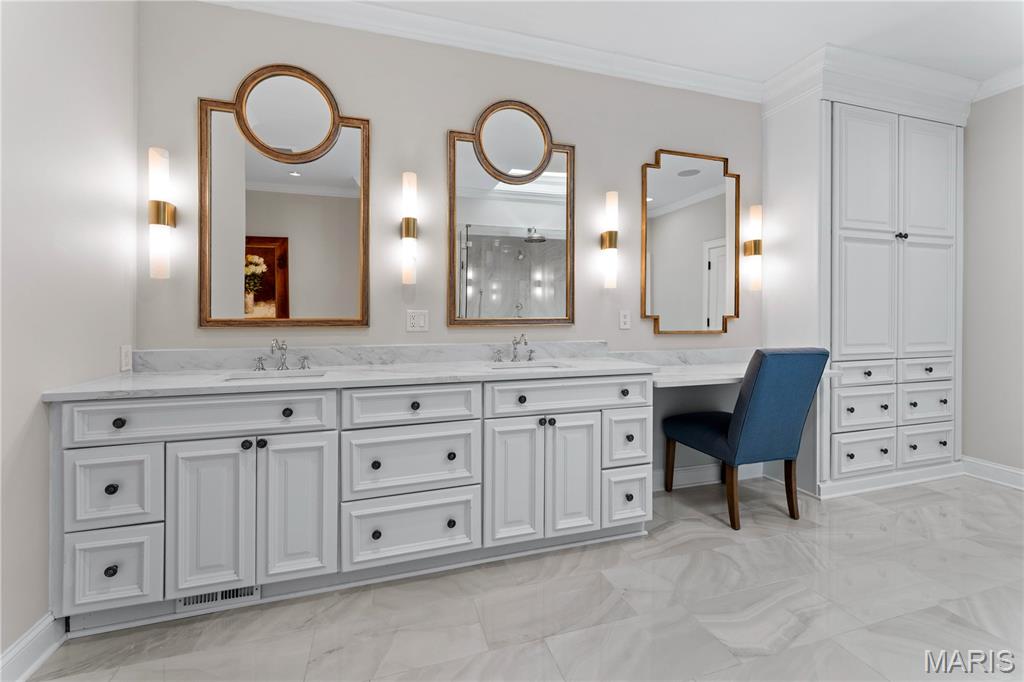 Woodbridge Condo Ph Four - Residential