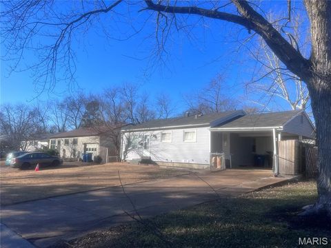 Photo of 2675 Dunhill Drive, Maryland Heights, MO 63043 (MLS # 26011817)