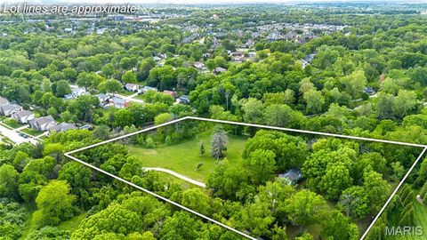 Photo of 900 Weidman Road, Town and Country, MO 63017 (MLS # 26027891)